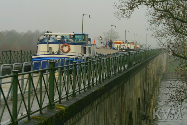 Picaro en Liane op het pont canal van Le Guétin
